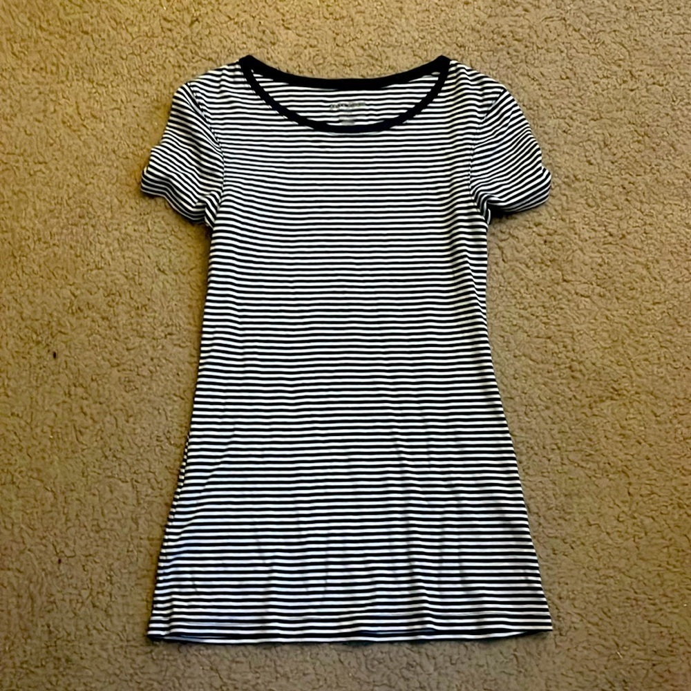 Old navy tee